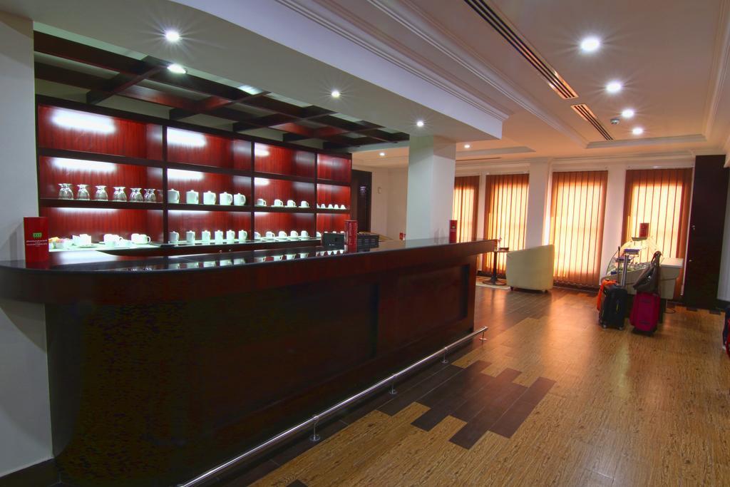 Majan Continental Hotel Маскат Екстериор снимка