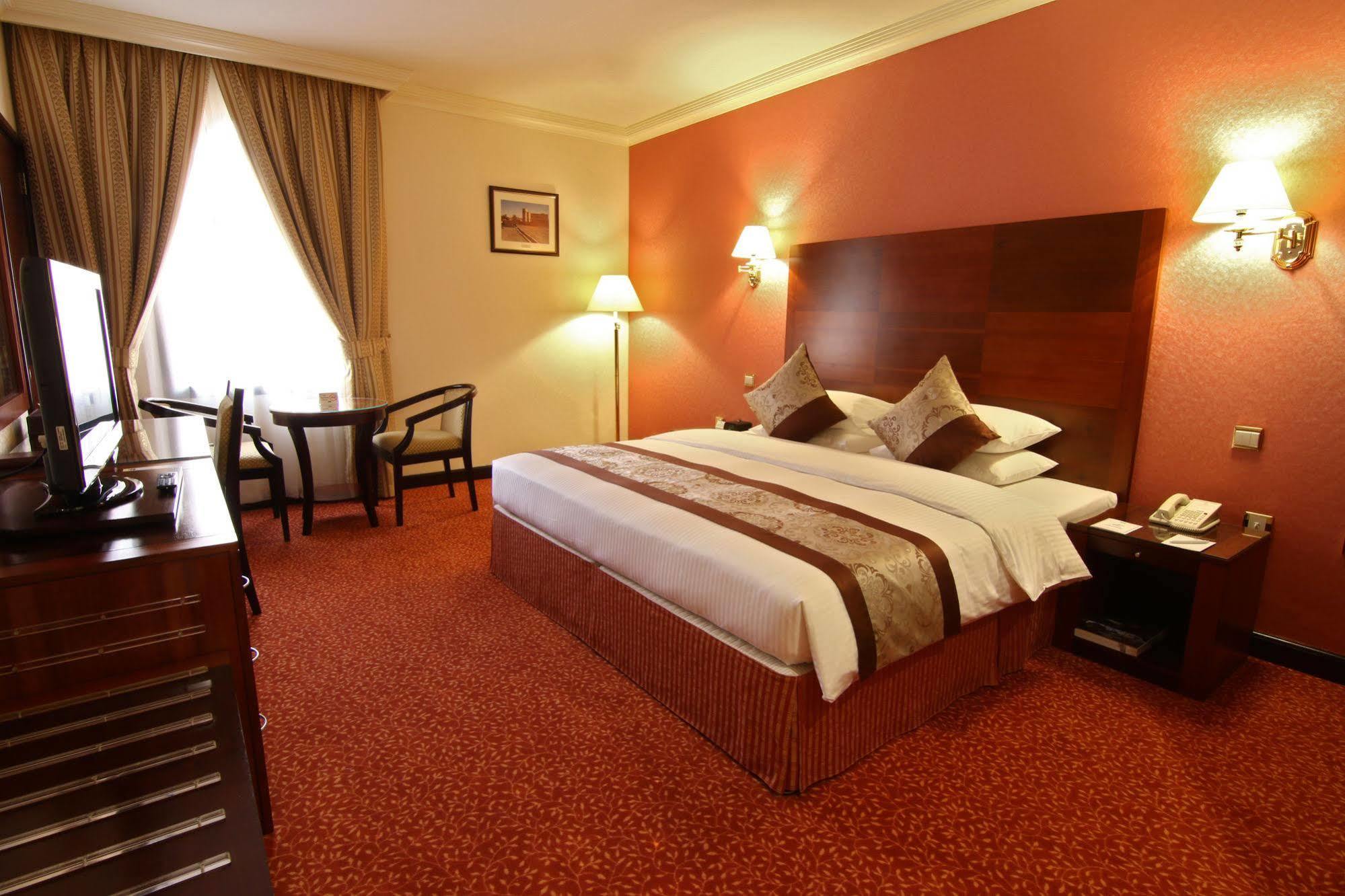 Majan Continental Hotel Маскат Екстериор снимка